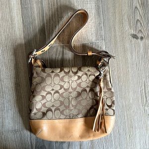 Coach shoulder bag with zipper